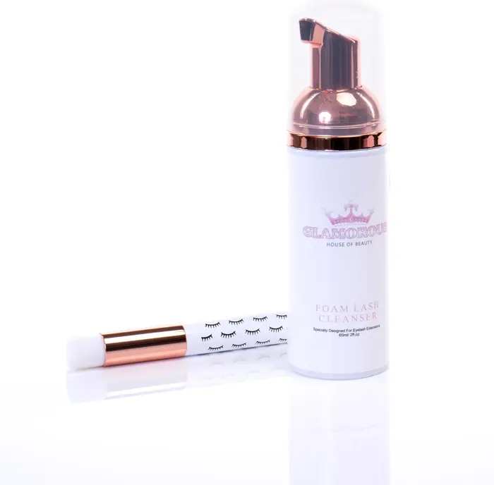Foam lash cleanser de Glamorous con su cepillo aplicador